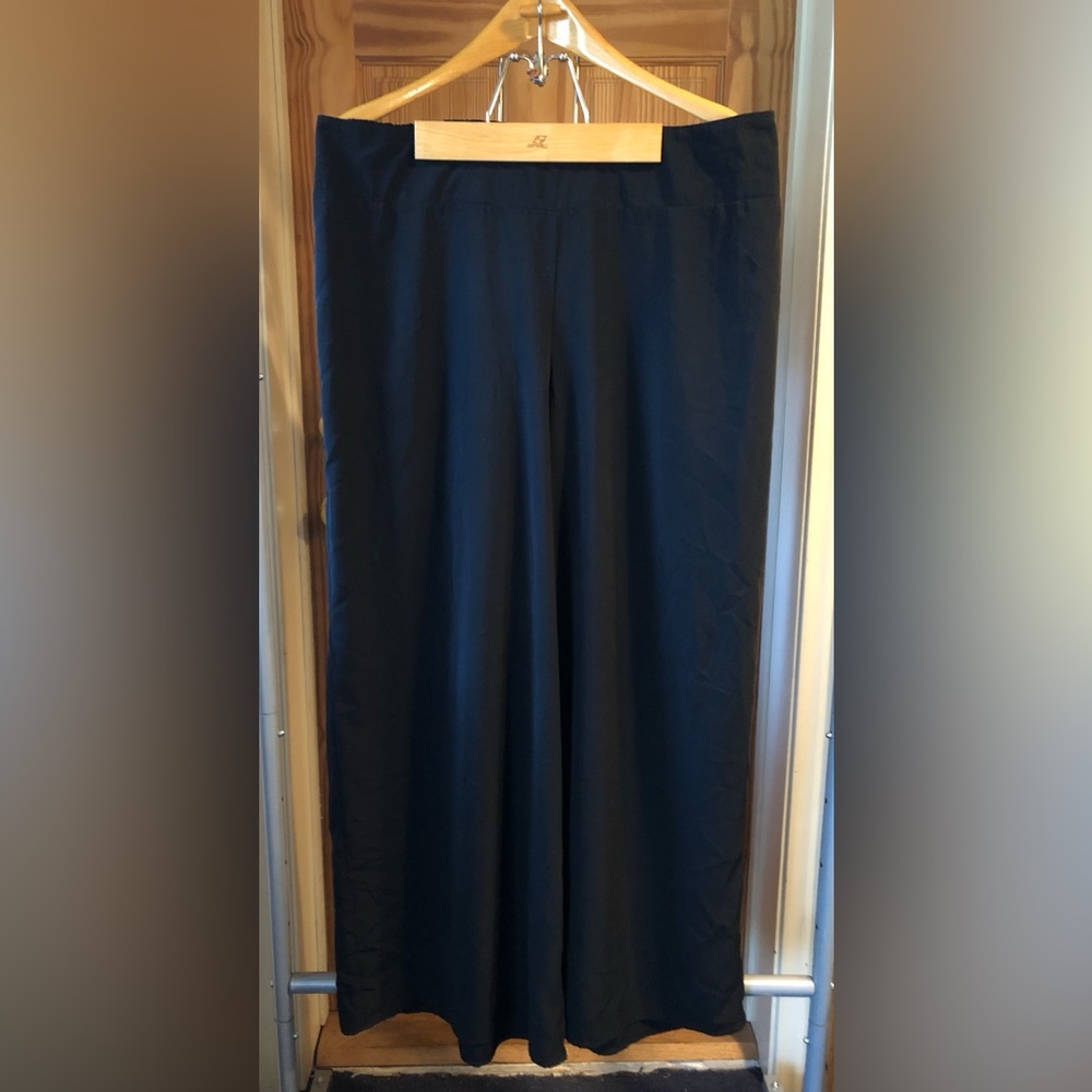 Black Mossimo wide leg pants